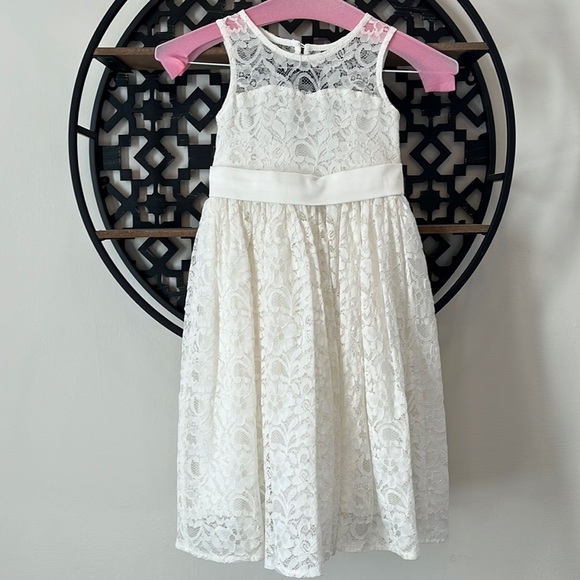 🌟Gorgeous Light Cream Flower Girl Dress (4T) - Picture 2 of 9